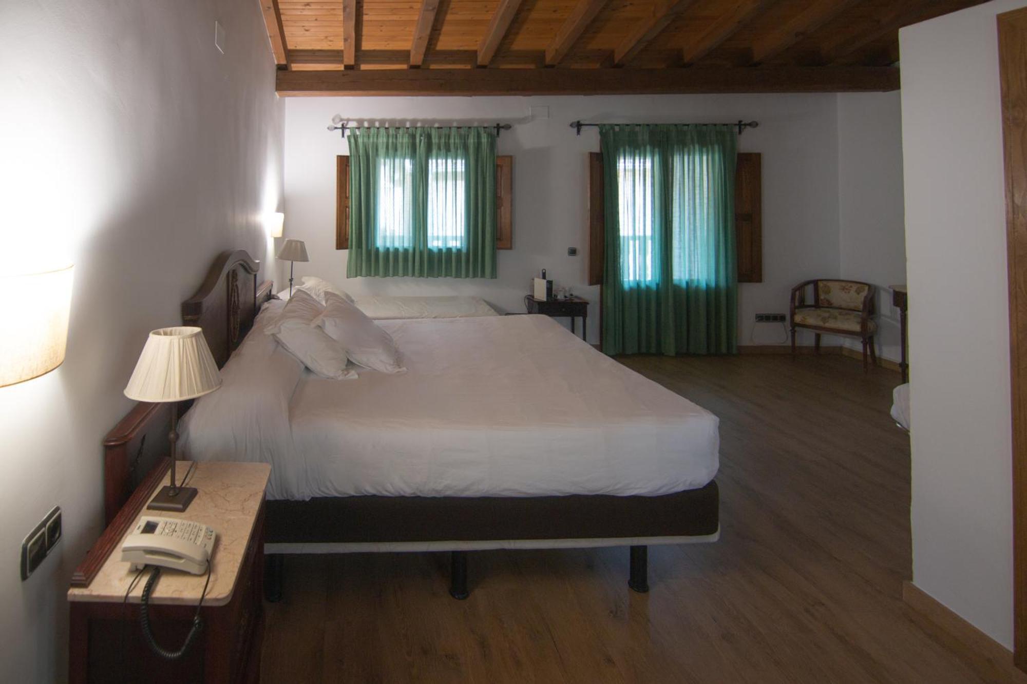 Hospedium Hotel Rural Abadia De Yuste Cuacos De Yuste Exteriér fotografie